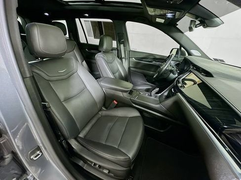 Used 2022 Cadillac XT6 Premium Luxury AWD/4WD image 37