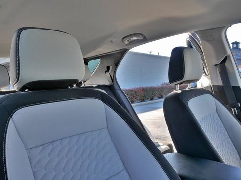 Used 2019 Chevrolet Equinox LS image 12