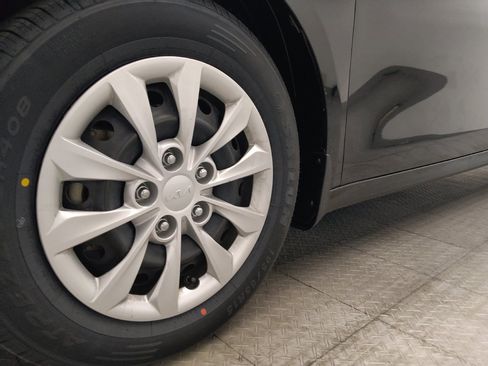 Used 2024 Kia Forte LX FWD image 31