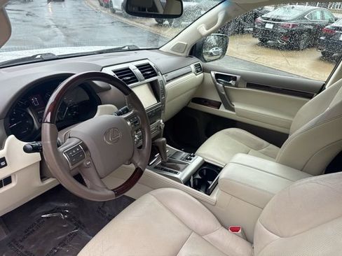 Used 2018 Lexus GX 460 Premium w/ Premium Package image 15