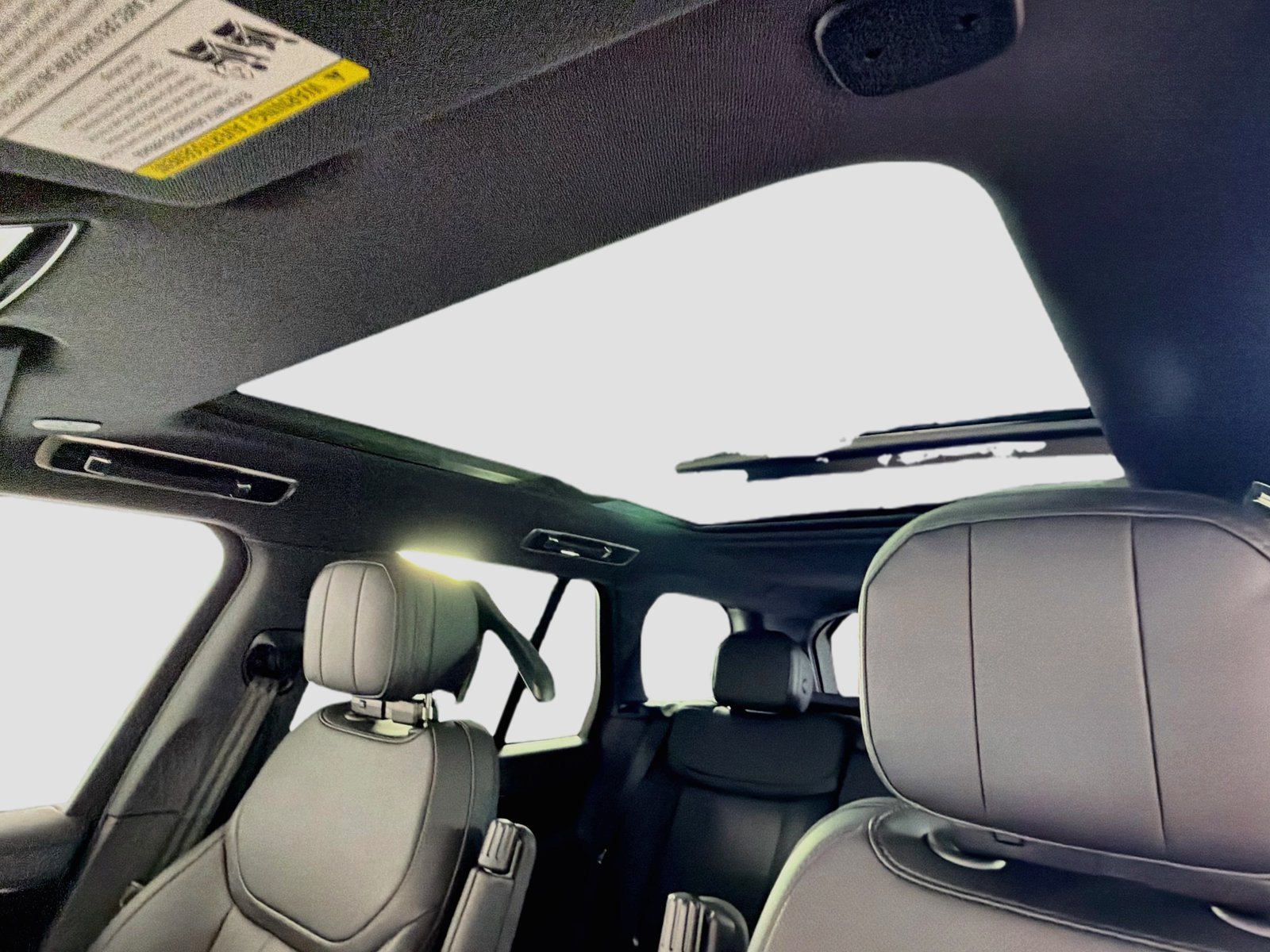 New 2026 Land Rover Range Rover SE AWD/4WD image 9