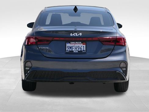 Used 2024 Kia Forte LXS w/ LXS Technology Package FWD image 5