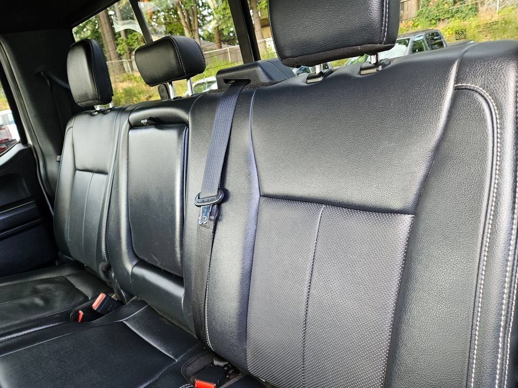Used 2022 Ford F250 Lariat w/ Lariat Value Package AWD/4WD image 18