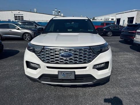 Certified 2020 Ford Explorer Platinum w/ Premium Technology Package AWD/4WD image 2