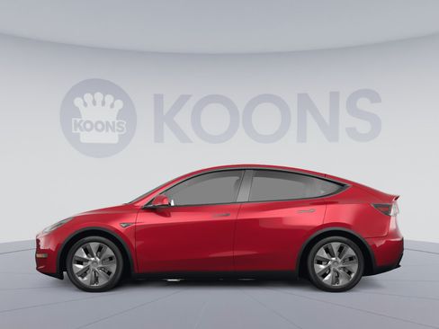 Used 2022 Tesla Model Y Long Range AWD/4WD image 2