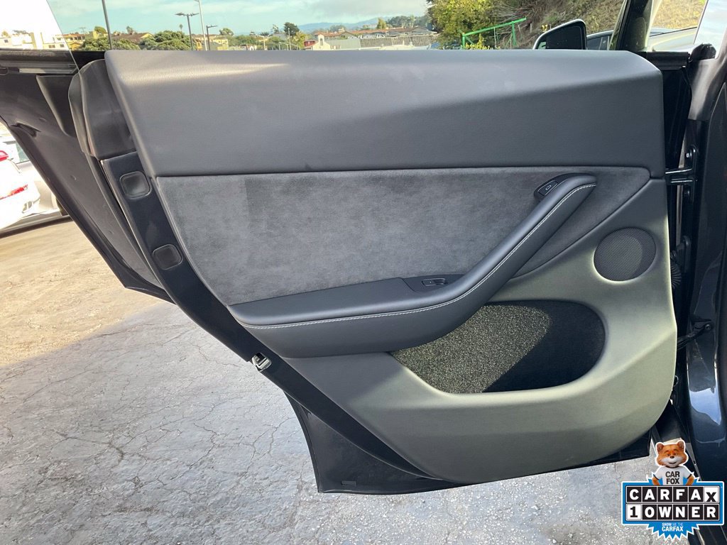 Used 2024 Tesla Model Y Long Range AWD/4WD image 54