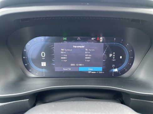 Certified 2025 Volvo XC40 B5 Core image 25