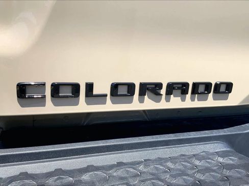Used 2024 Chevrolet Colorado Trail Boss w/ Technology Package AWD/4WD image 31