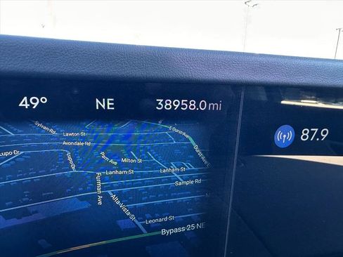 Used 2024 Lincoln Nautilus Reserve image 19