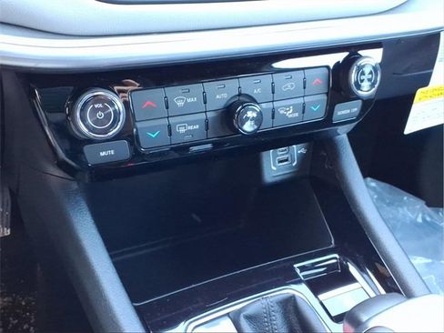 New 2026 Jeep Compass Limited image 7