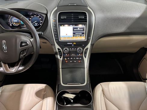 Used 2017 Lincoln MKX Select w/ Select Plus Package image 17