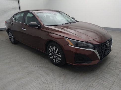 Used 2024 Nissan Altima 2.5 SV image 13