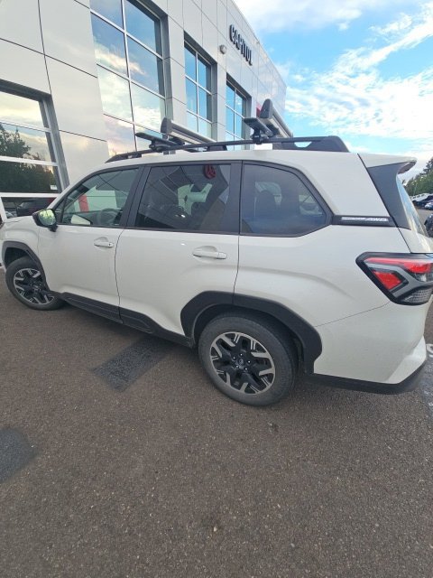 Used 2025 Subaru Forester Premium AWD/4WD image 19