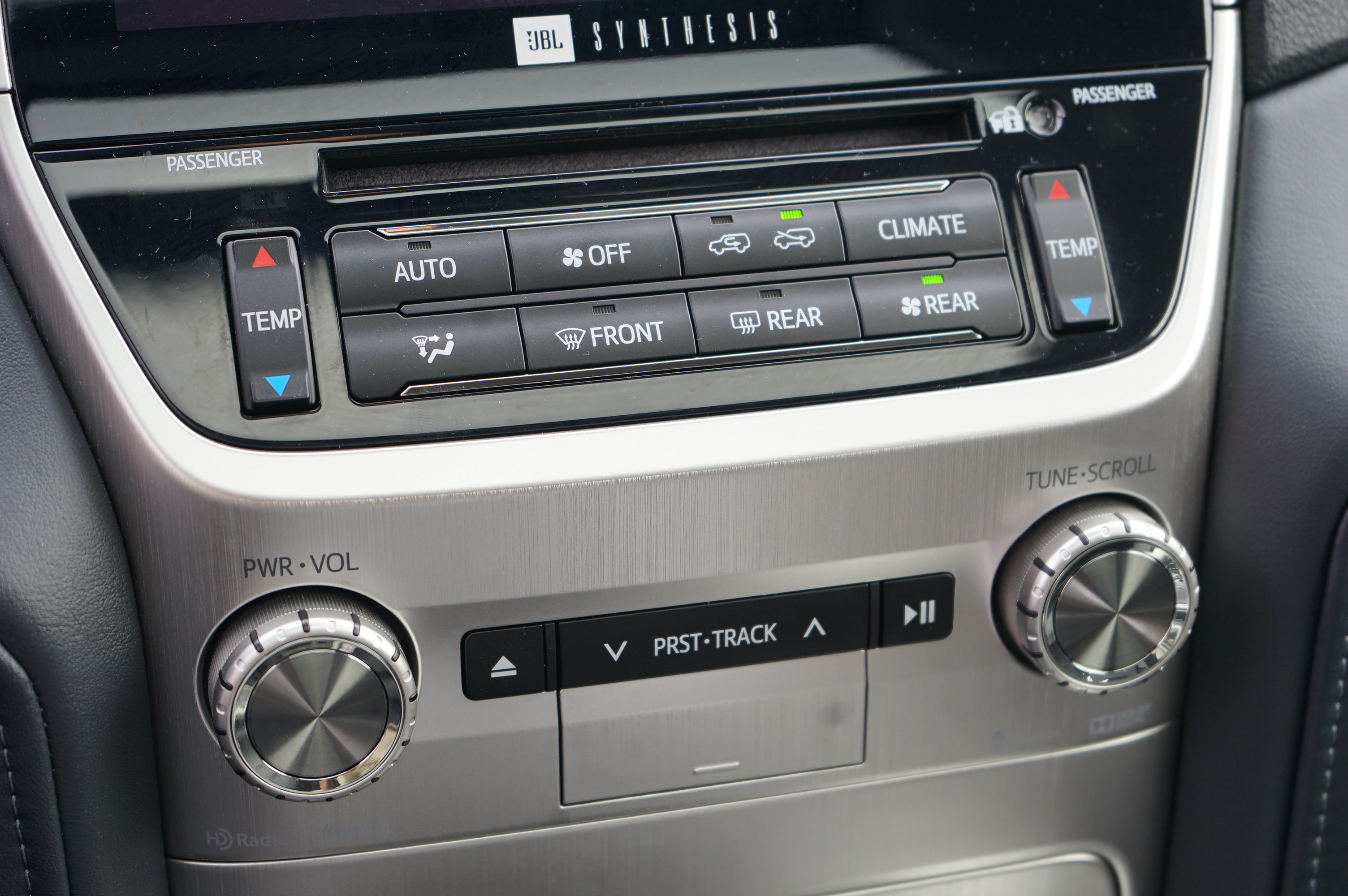 Used 2018 Toyota Land Cruiser AWD/4WD image 27