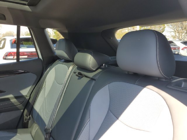 New 2026 Volkswagen Tiguan SE R-Line FWD image 9