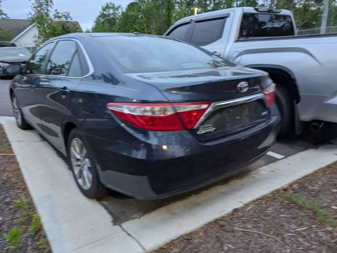 Used 2015 Toyota Camry XLE image 5
