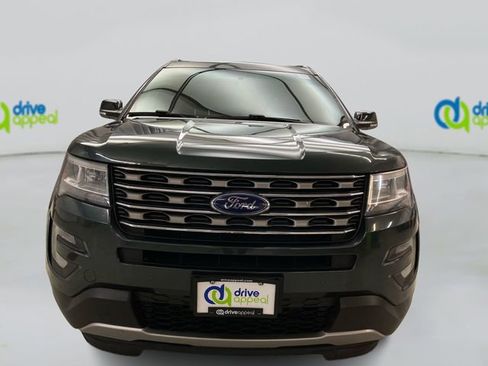 Used 2016 Ford Explorer XLT w/ Equipment Group 202A AWD/4WD image 15