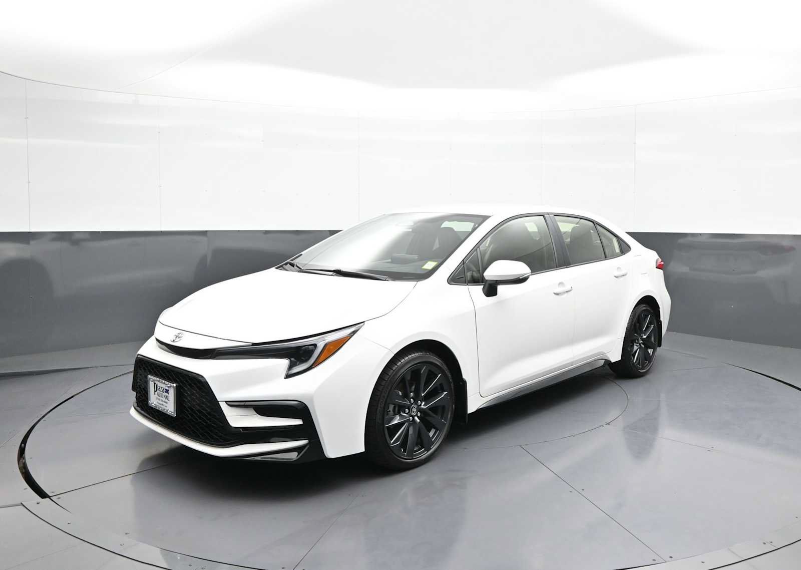 Certified 2026 Toyota Corolla SE FWD image 1
