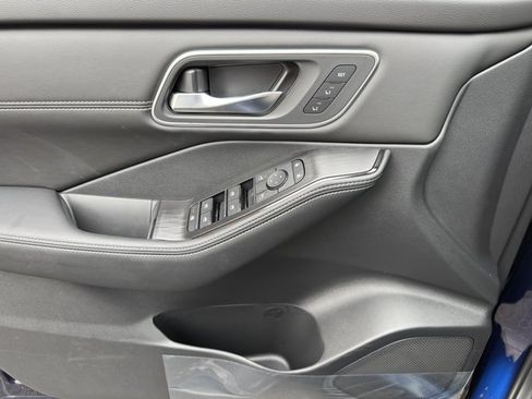 New 2026 Nissan Rogue Platinum AWD/4WD image 11
