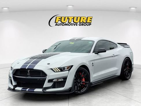 Used 2021 Ford Mustang Shelby GT500 w/ Technology Package RWD image 3