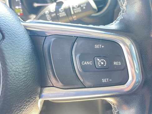 Used 2023 Jeep Wrangler Unlimited Sahara w/ Cold Weather Group AWD/4WD image 21