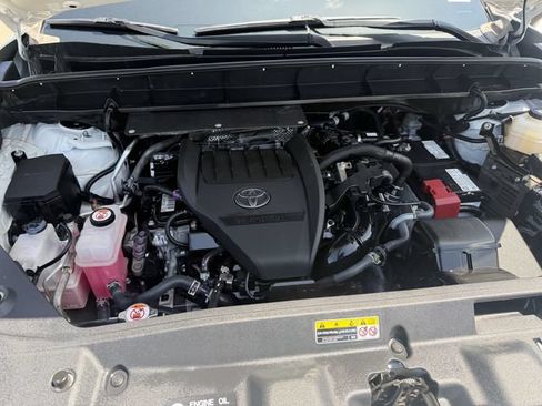 Used 2023 Toyota Highlander XSE FWD image 26