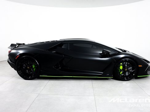 Used 2024 Lamborghini Revuelto AWD/4WD image 11