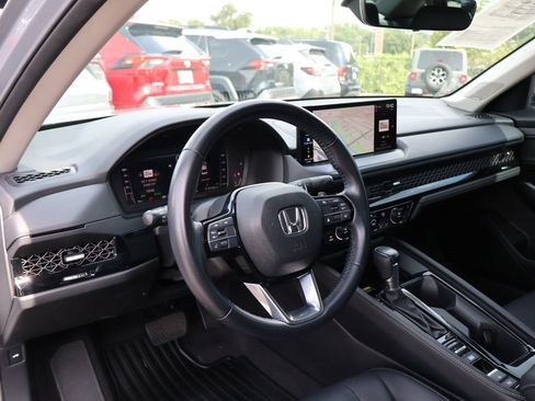 Used 2023 Honda Accord Touring image 16