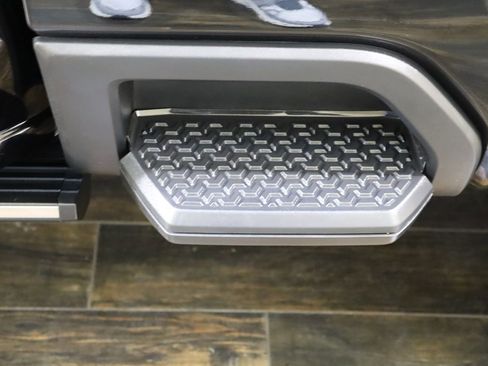 Used 2024 Chevrolet Silverado 2500 High Country w/ High Country Premium Package image 39