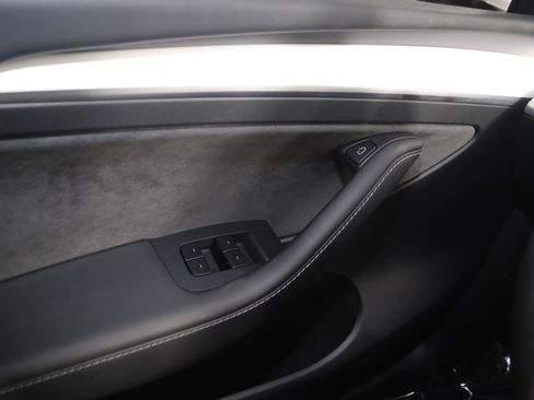 Used 2025 Tesla Model Y Long Range image 26