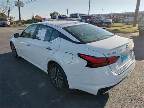 Used 2023 Nissan Altima 2.5 SV image 5