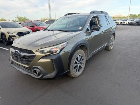 Used 2024 Subaru Outback Premium AWD/4WD image 3
