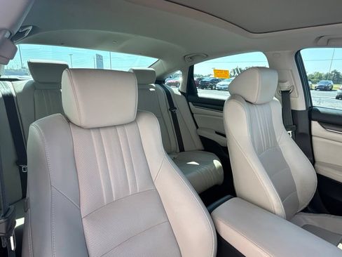 Used 2018 Honda Accord EX-L image 18