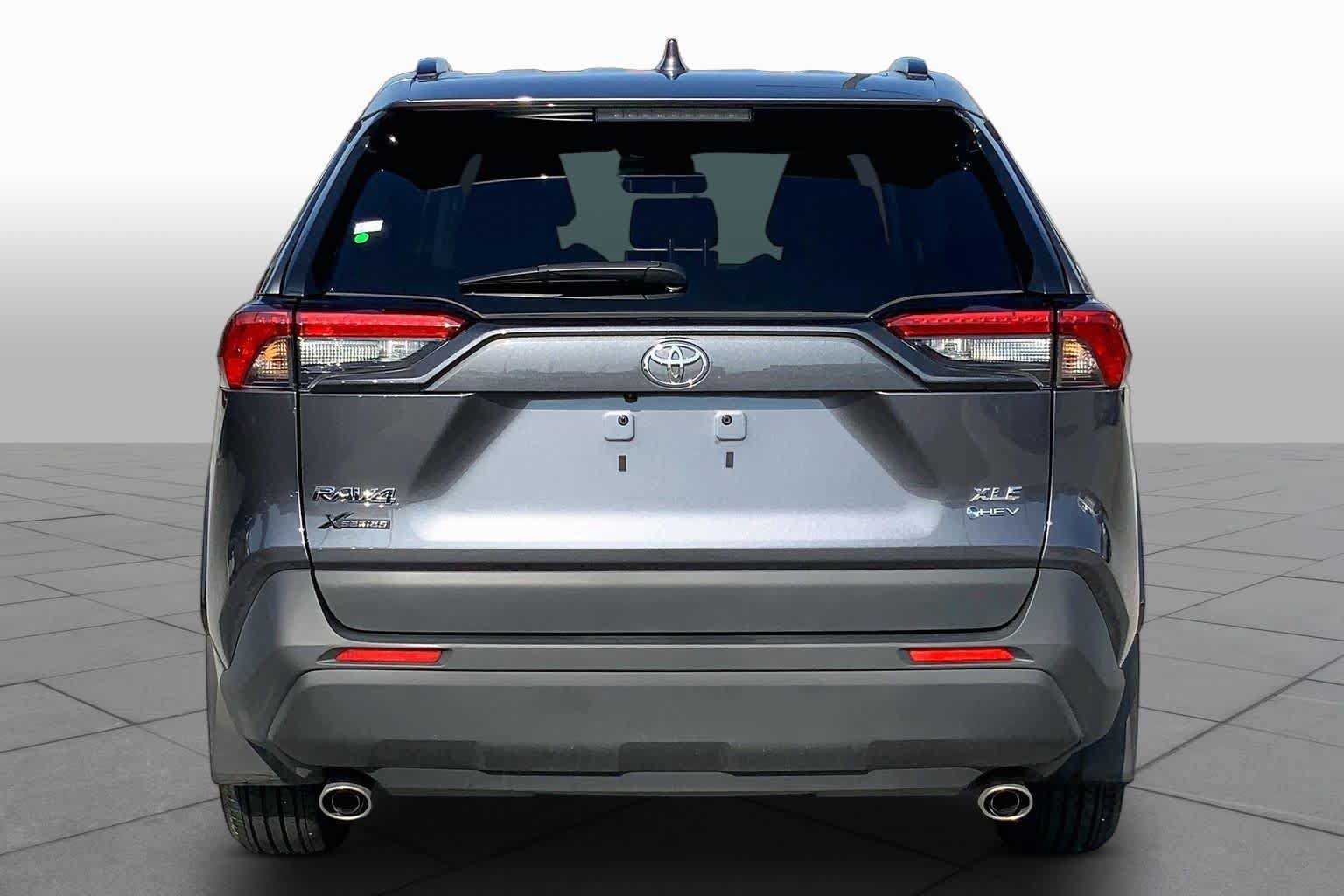 Used 2025 Toyota RAV4 XLE w/ Convenience Package AWD/4WD image 5