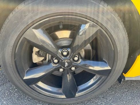 Used 2016 Ford Mustang Coupe RWD image 21