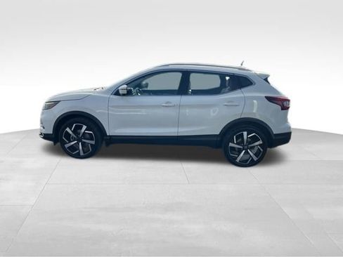 Used 2022 Nissan Rogue Sport SL w/ Premium Package image 4