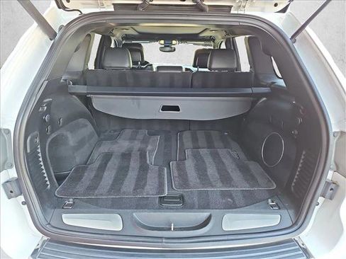 Used 2018 Jeep Grand Cherokee Overland RWD image 6