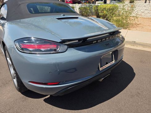 Used 2017 Porsche 718 Boxster RWD image 23