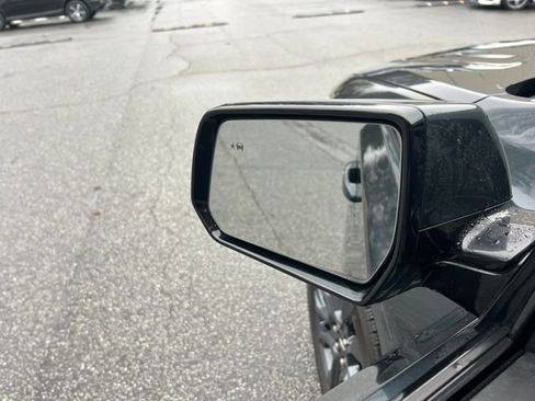 Used 2020 Chevrolet Traverse RS image 12