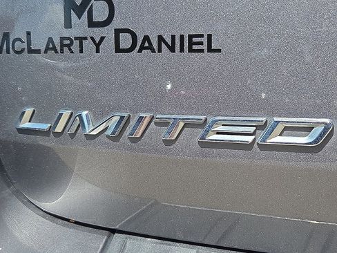 Used 2022 Ford Explorer Limited image 9