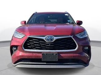 Used 2021 Toyota Highlander Platinum video 3