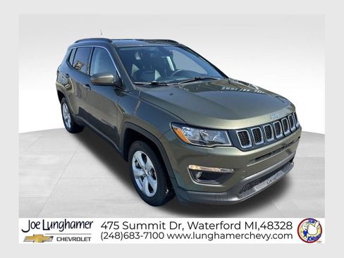 Used 2019 Jeep Compass Latitude w/ Cold Weather Group AWD/4WD image 1