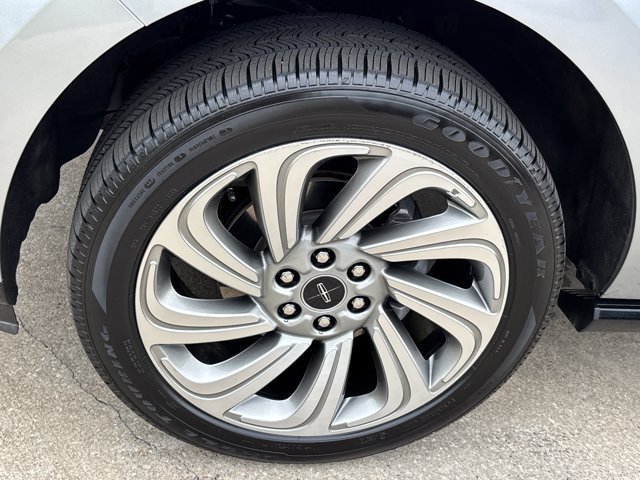 Used 2022 Lincoln Navigator L Reserve AWD/4WD image 12