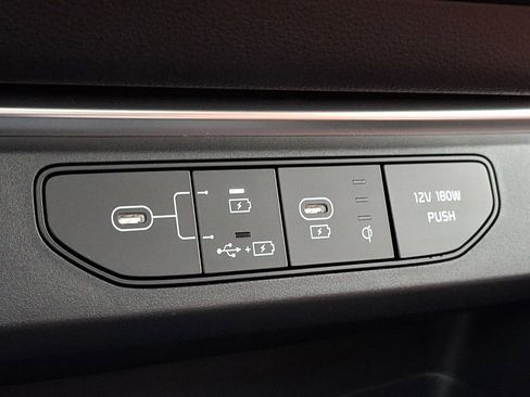 Used 2025 Kia Carnival SX Prestige image 26