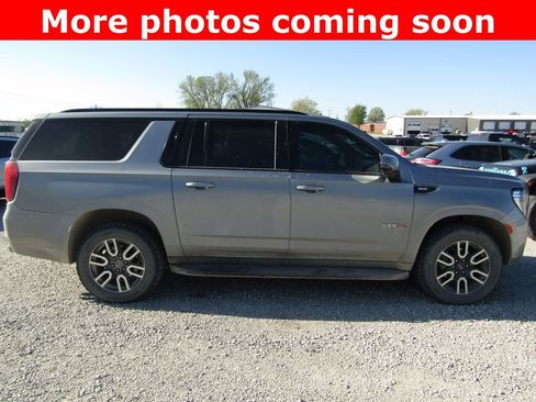 Used 2024 GMC Yukon XL AT4 w/ Technology Package image 6