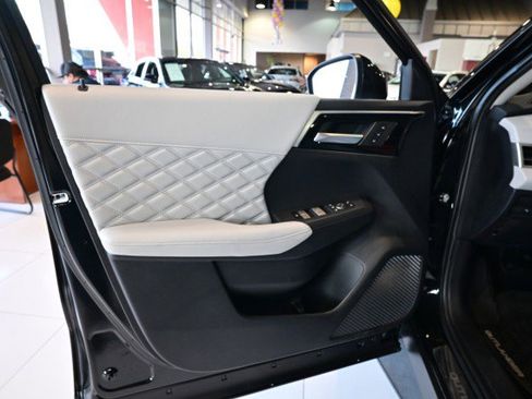 Used 2024 Mitsubishi Outlander SEL Black Edition image 17