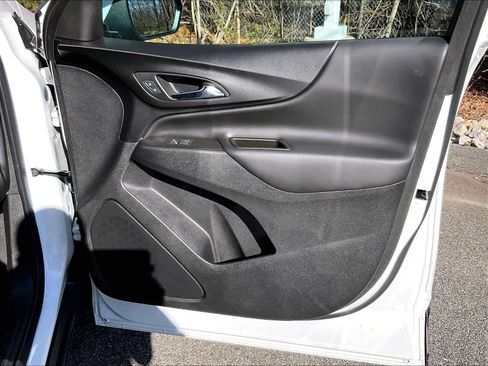 Used 2023 Chevrolet Equinox LT AWD/4WD image 12