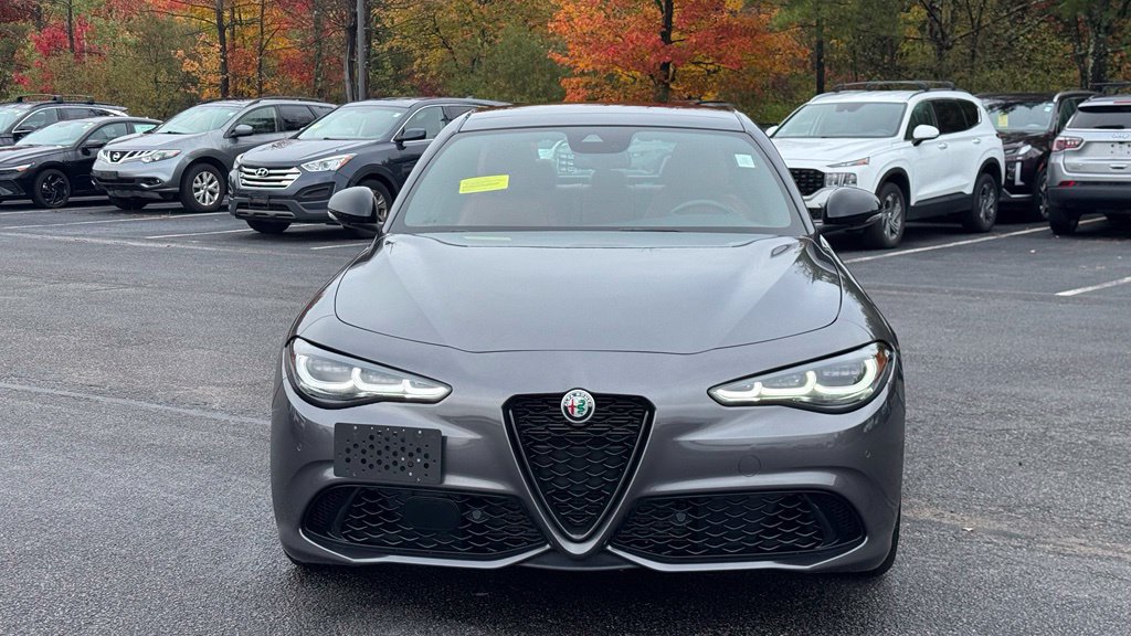 Used 2024 Alfa Romeo Giulia Veloce AWD/4WD image 2