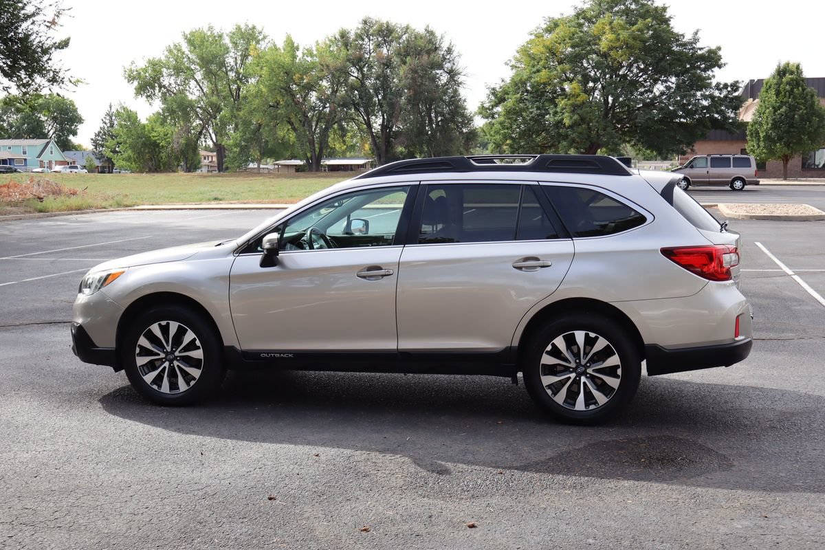 Used 2016 Subaru Outback 2.5i Limited AWD/4WD image 8