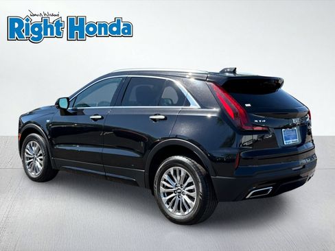 Used 2025 Cadillac XT4 Premium Luxury FWD image 4